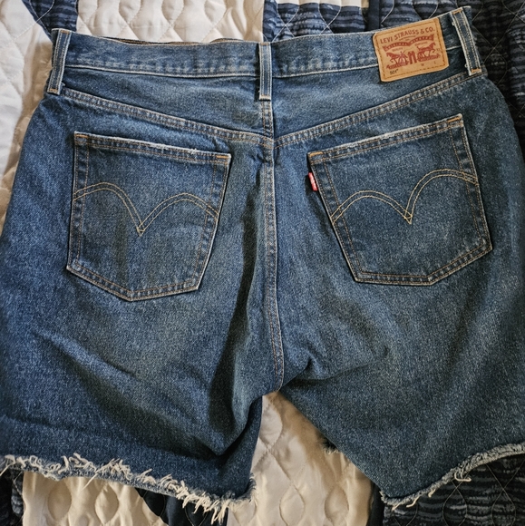 Levi's Blue Distressed Denim Jeans - Picture 4 of 6
